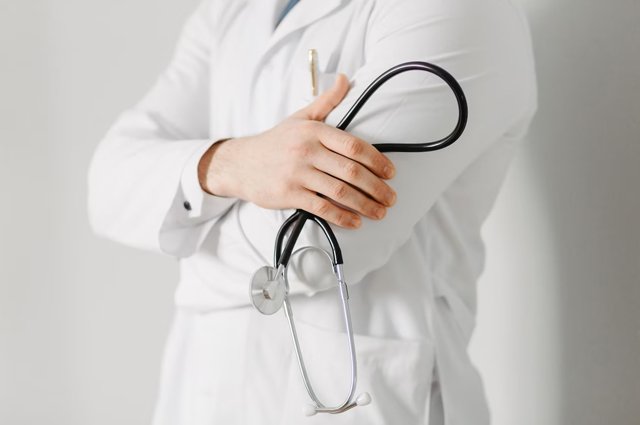 Ряд категорий медиков в селах Оренбуржья получат дополнительные выплаты.