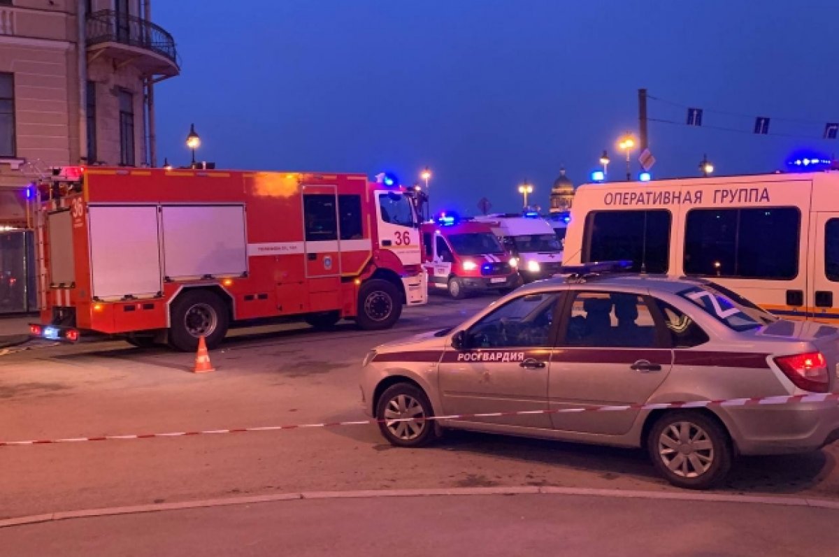 Число пострадавших при взрыве в петербургском кафе достигло 40 человек