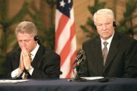 Бывший президент России Борис Ельцин и бывший президент США Билл Клинтон.