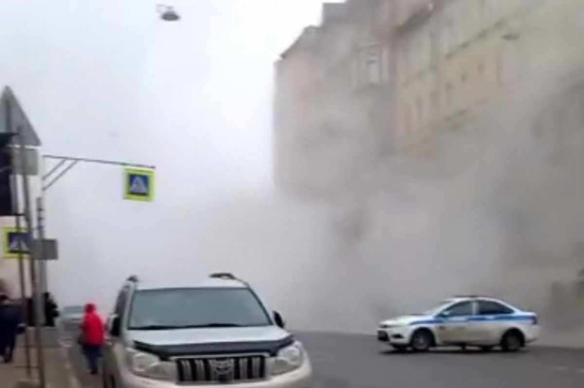 В Петербурге из-за прорыва трубы с кипятком пострадали пять человек