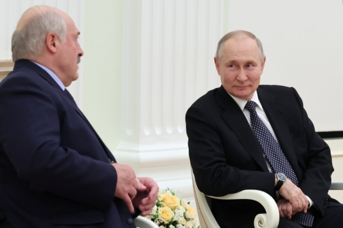 Путин и Лукашенко обменялись шутками во время встречи
