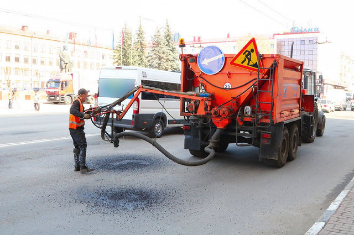 В Брянске провели ямочный ремонт на 1350 квадратных метрах дорог