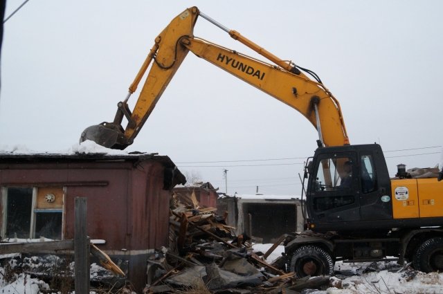 В Сургуте в прошлом году снесли 51 аварийное здание.