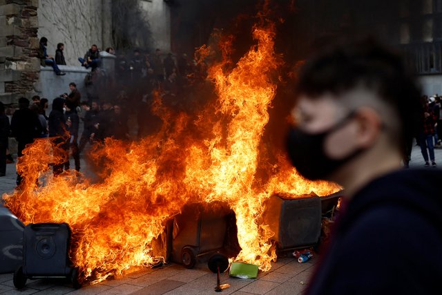 Камни, фаеры, огонь: 11-я общенациональная акция протеста во Франции