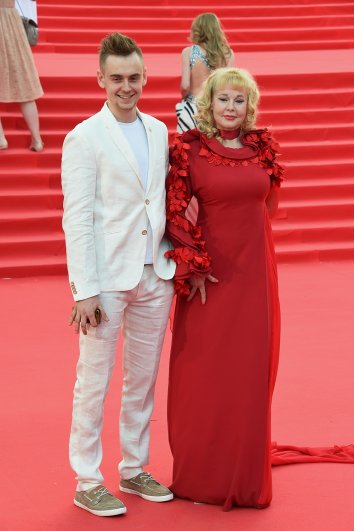 Актриса Елена Кондулайнен с сыном. 2016 год.