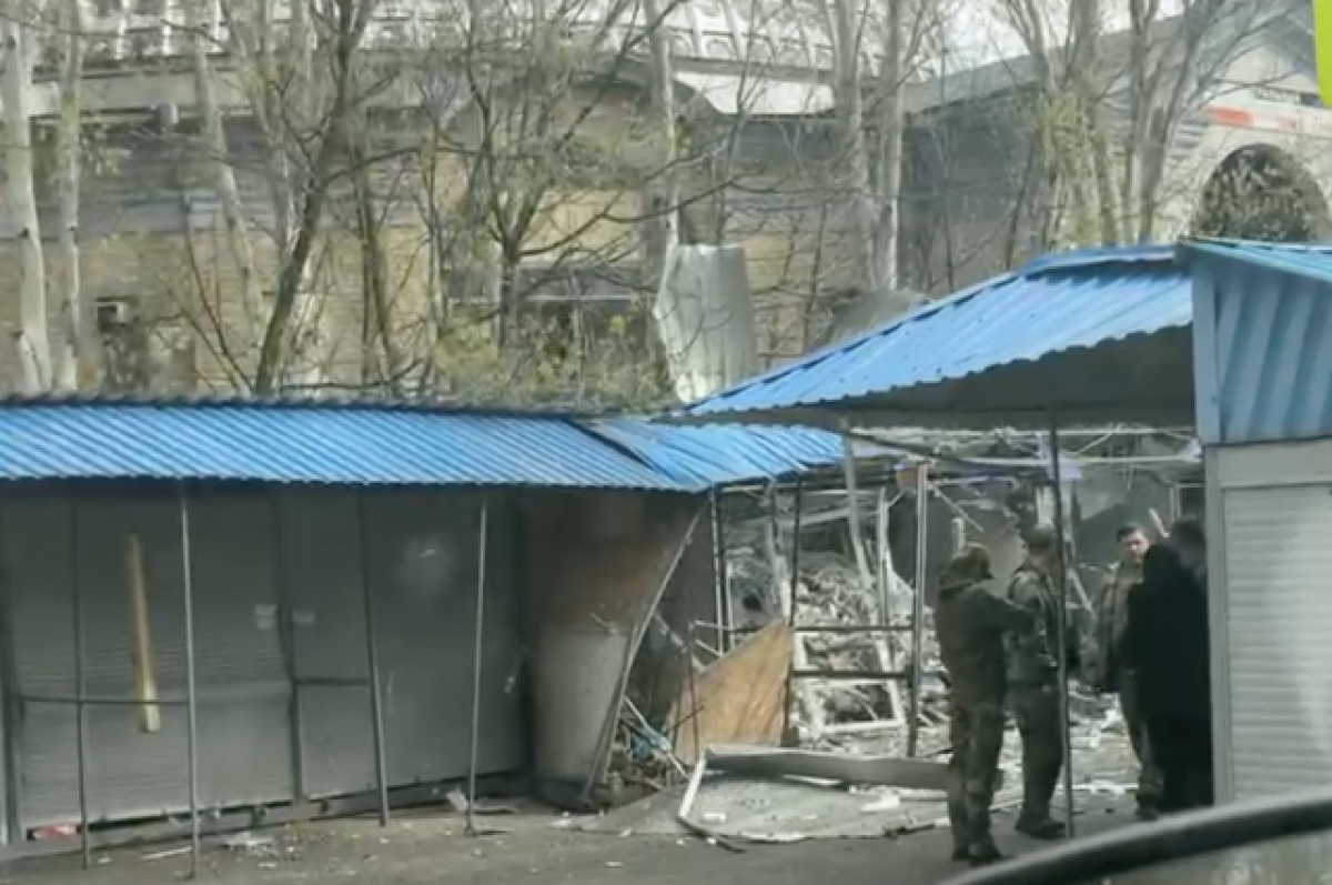 Число пострадавших при обстреле Донецка выросло до 16 человек