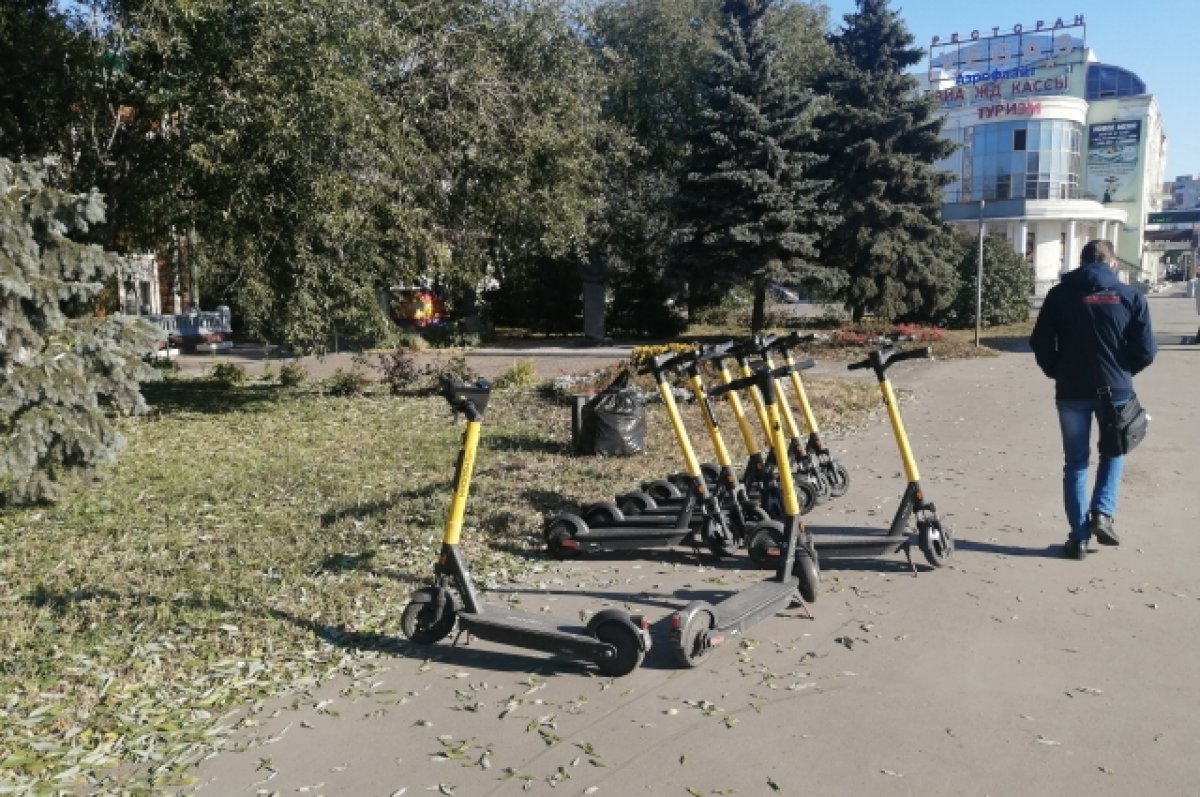 В Саратове поставят знаки ограничений для водителей электросамокатов | АиФ  Саратов