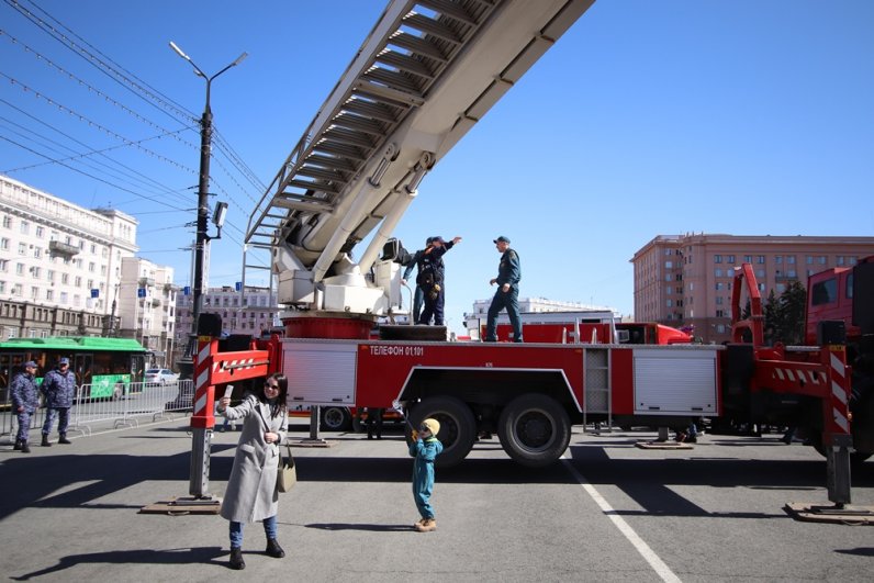 Можно было сфотографироваться рядом со спецтехникой...