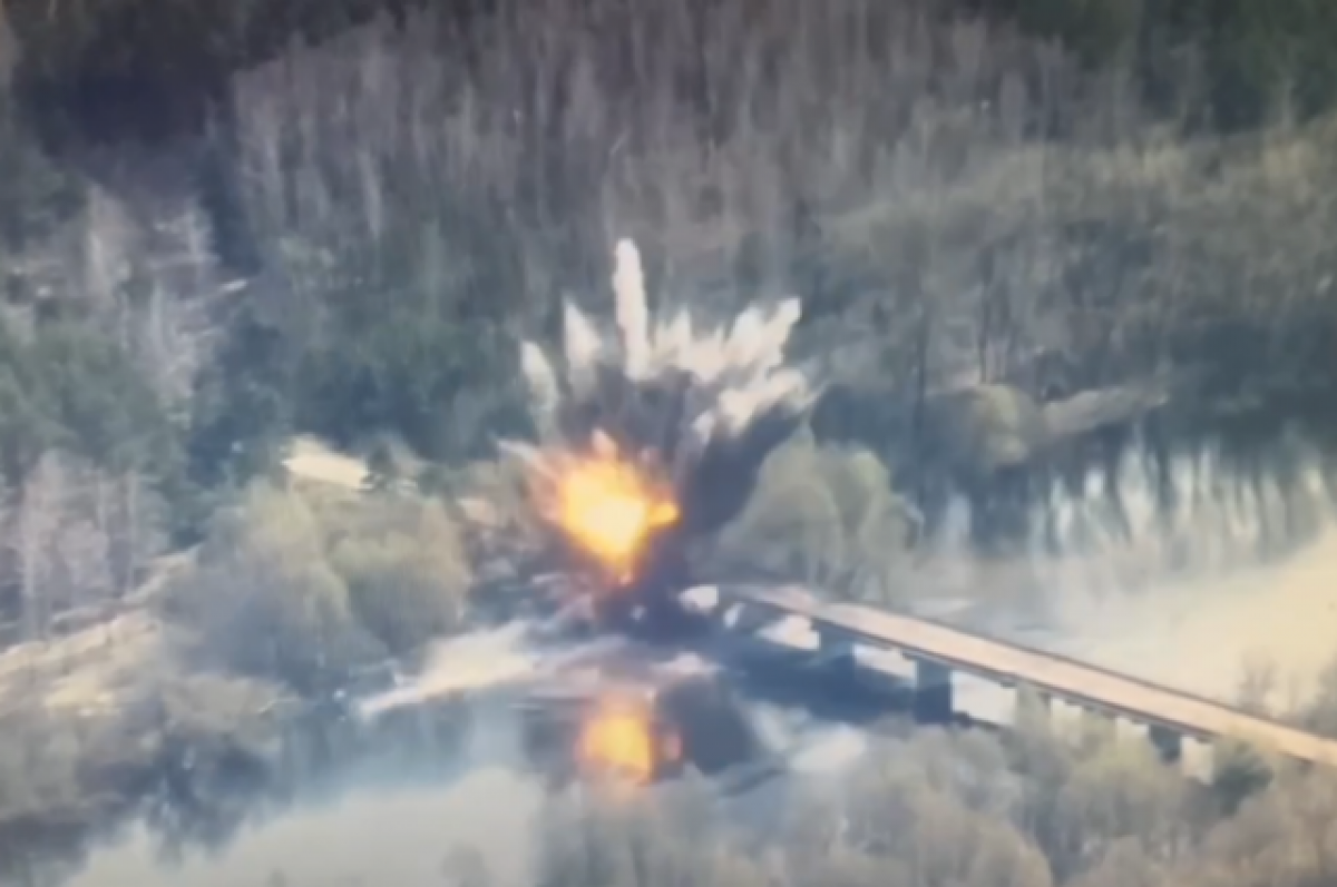 Су-34 уничтожил мост, который ВСУ использовали для атак на Брянскую область