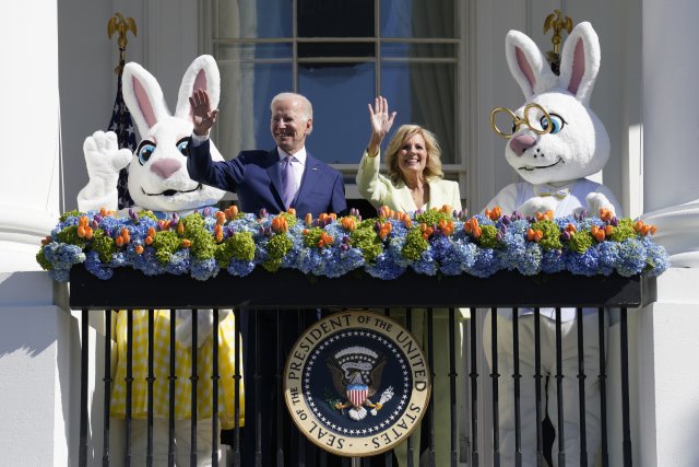 Джо Байден и первая леди Джилл Байден на пасхальном катании яиц, Вашингтон, США, 10 апреля 2023 г.