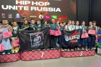 Красноярские танцоры студии Harleen Joker’s привезли 6 золотых медалей с танцевальных соревнований.