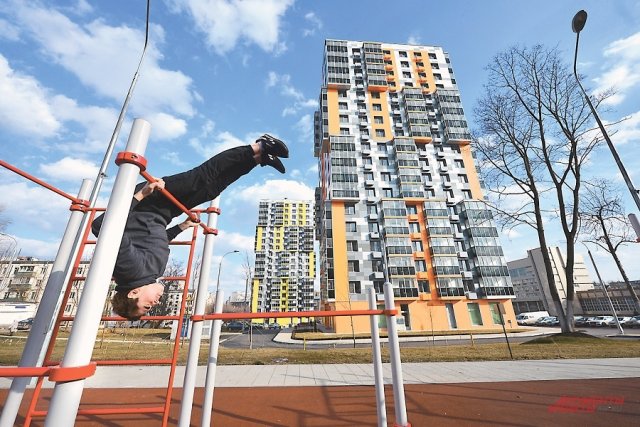 Рядом с домами по реновации обязательно возводят детские и спортивные площадки.
