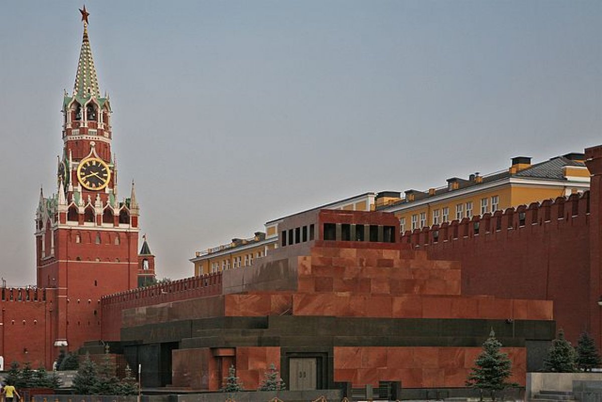 Мавзолей Ленина к параду Победы снова задрапируют - Кремль