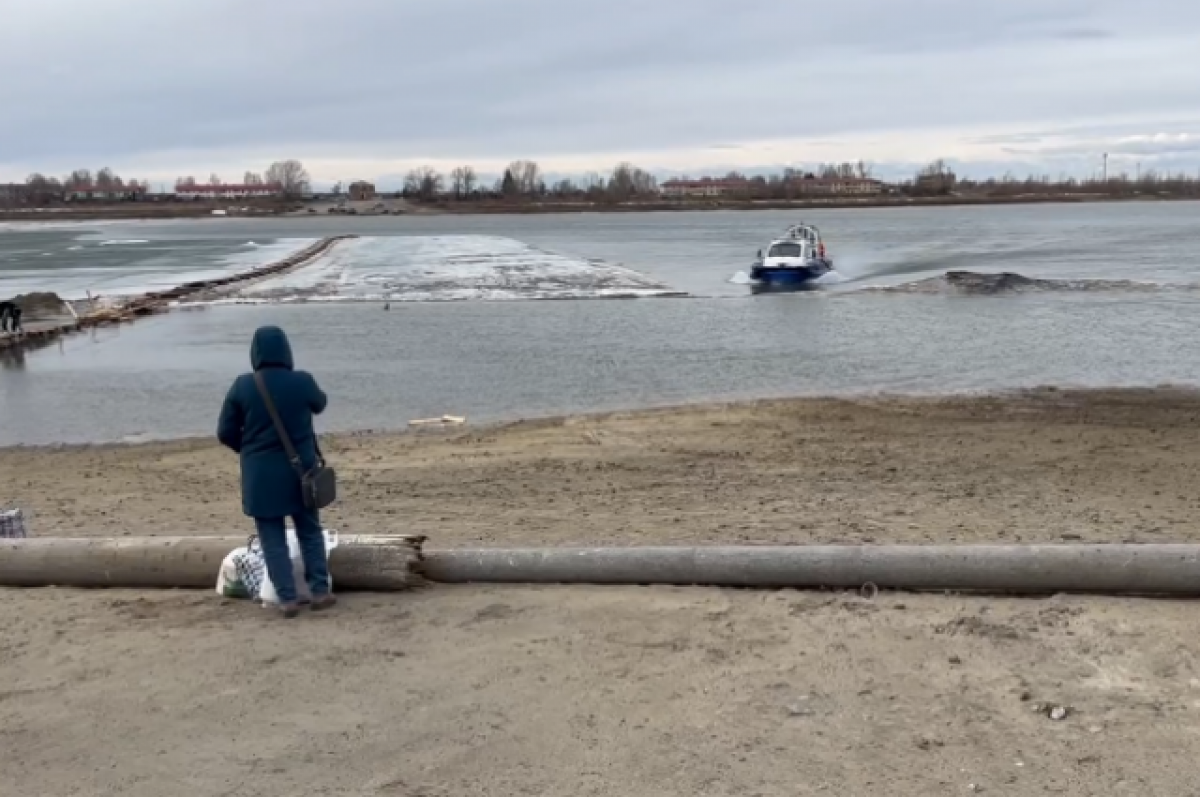 В Тобольске на сорванной переправе через реку унесло 5 человек | АиФ Тюмень