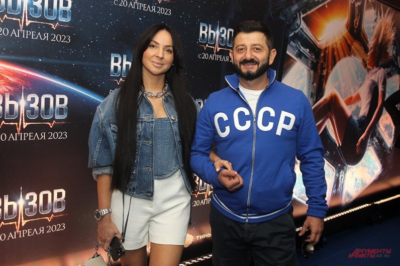 Михаил Галустян с супругой.