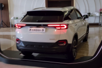 Кроссовер Lada X-cross 5.