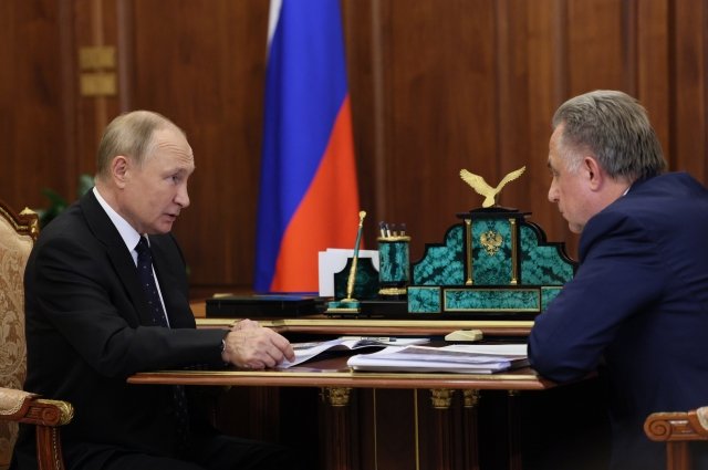 Владимир Путин на встрече с Виталием Мутко. 