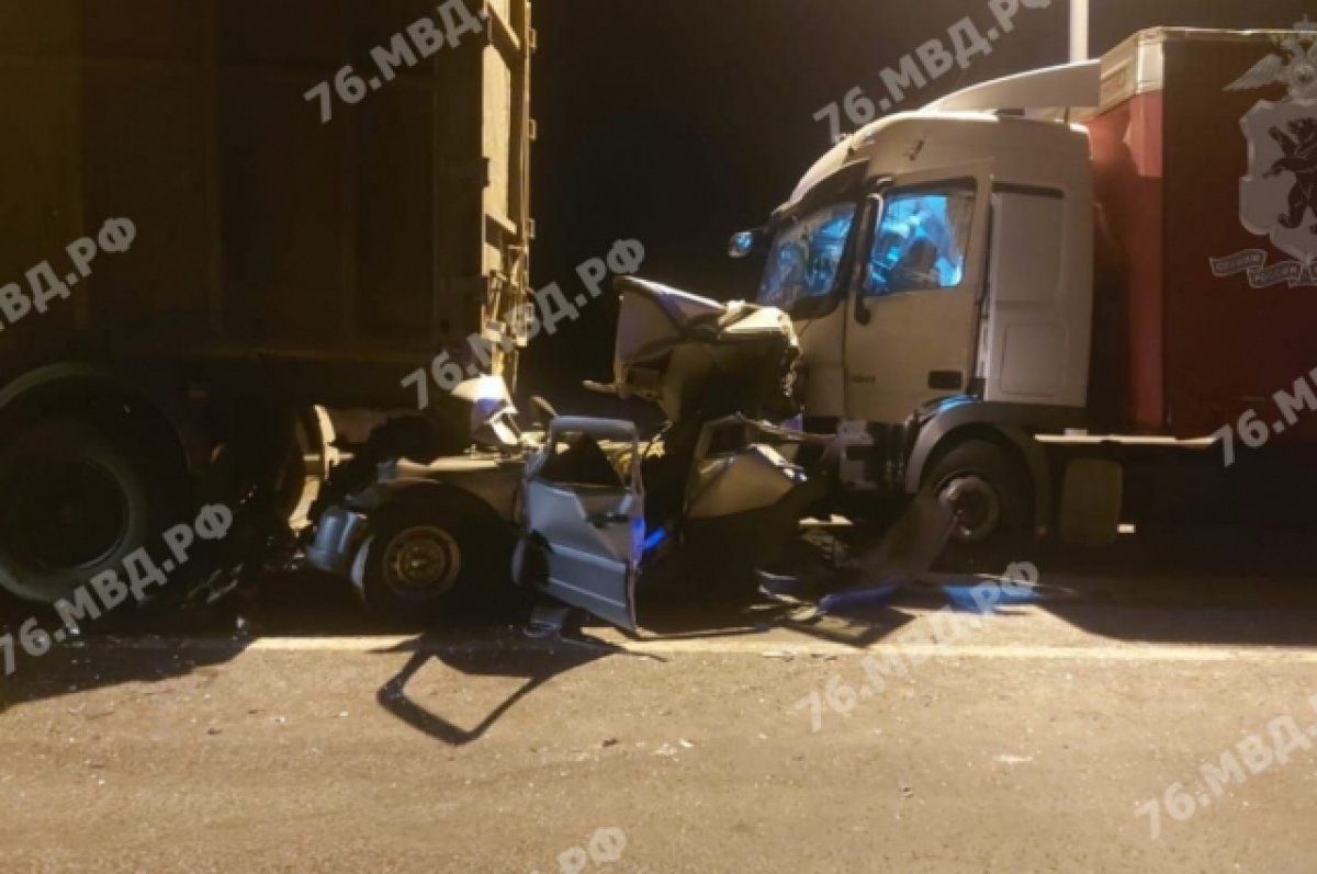 В Ярославской области произошло смертельное ДТП с четырьмя грузовиками