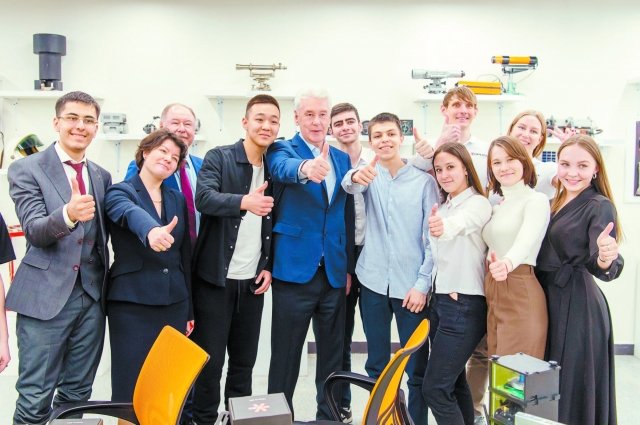 Сергей Собянин встретился с будущими авиаконструкторами и пилотами в детском технопарке «Наукоград» на ул. Генерала Белова (ЮАО).