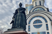 Памятник Елизавете Петровне хорошо знаком жителям и гостям города.
