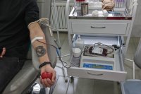 В компонентах крови ежедневно нуждаются сотни пациентов Югры. 