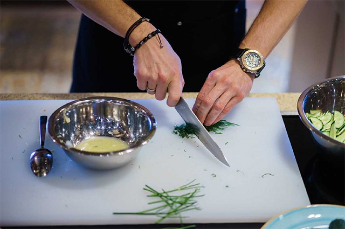 Резать, разделять и шинковать. Сколько ножей нужно на кухне и где их взять?