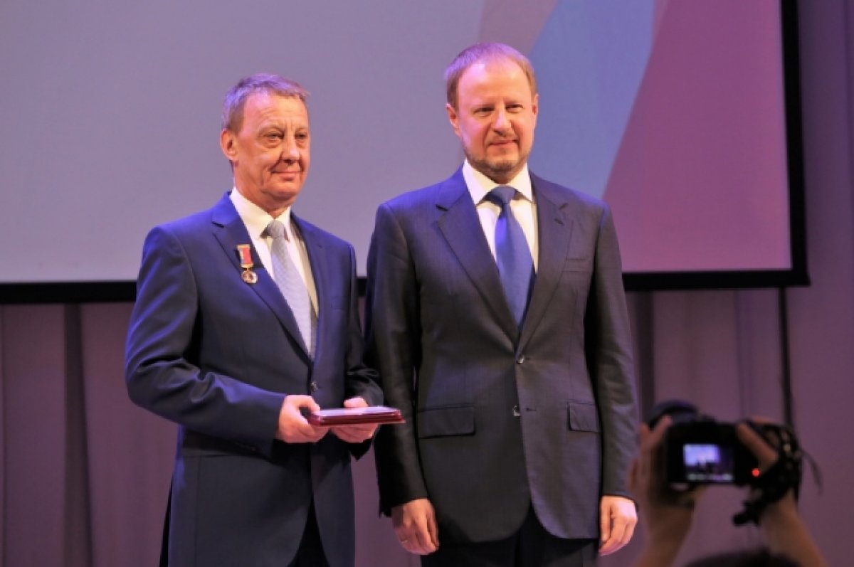 Главу Барнаула наградили медалью «За заслуги в труде»