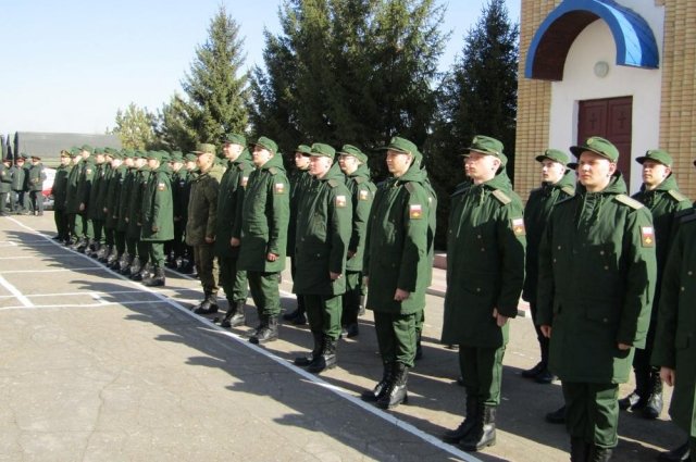 Почти полсотни новобранцев Омской области пополнят ряды Вооруженных Сил.