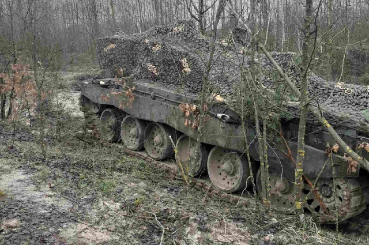 В Сети появились кадры британских танков Challenger 2 в зоне СВО