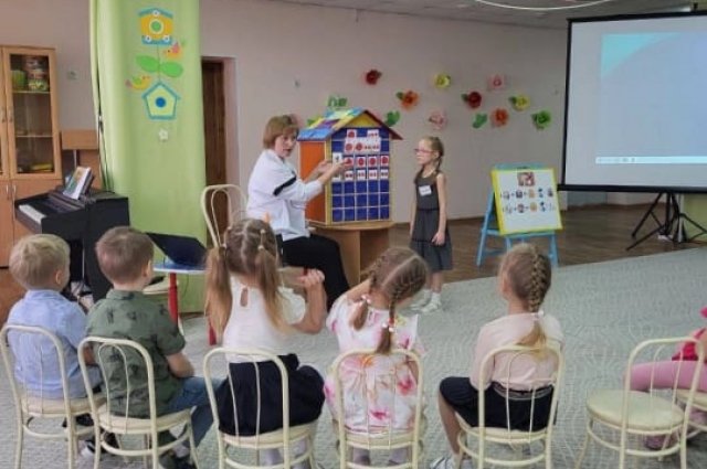 Музыкальным руководителем в детском саду Наталья Давыдова работает семь лет.