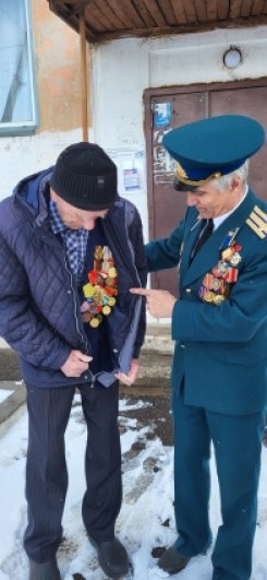 На груди ветерана Елисеенко много наград, в том числе орден Отечественной войны, медали «За победу над Германией» и «За отвагу».