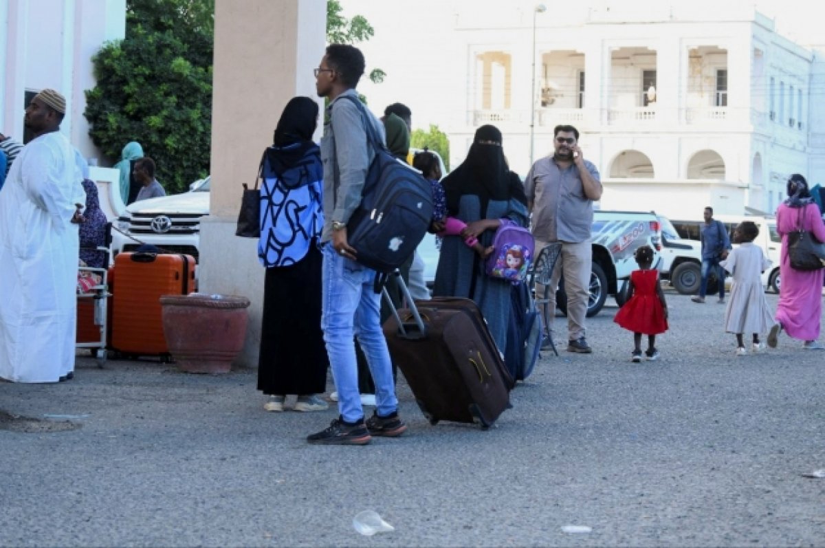 Посольство России эвакуировало из Судана 203 человека