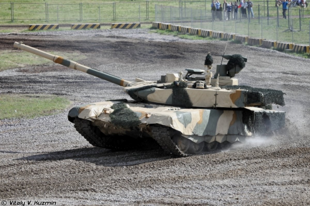 Танк Т-90М Прорыв выдержал два удара из гранатомета в боях под Луганском
