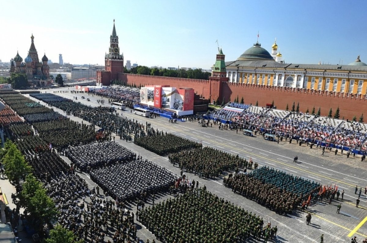 Песков сообщил, что Путин не отменял выступление на Параде Победы