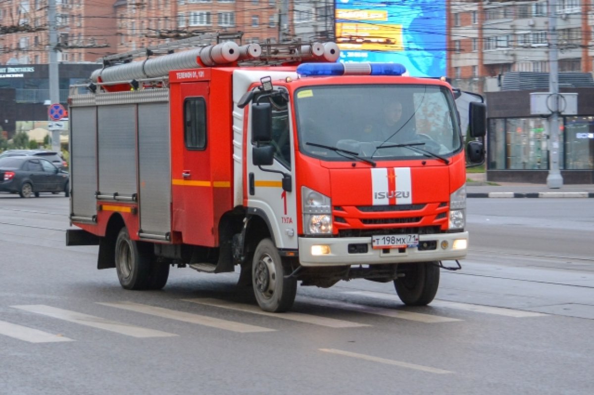 Площадь пожара в здании в районе Царицыно достигла 300 квадратных метров