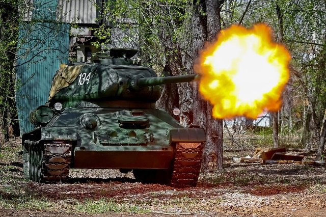 К 80-летию со дня создания добровольческого танкового корпуса в Челябинске решили снять фильм. Технику для этого предоставил ЧТЗ.