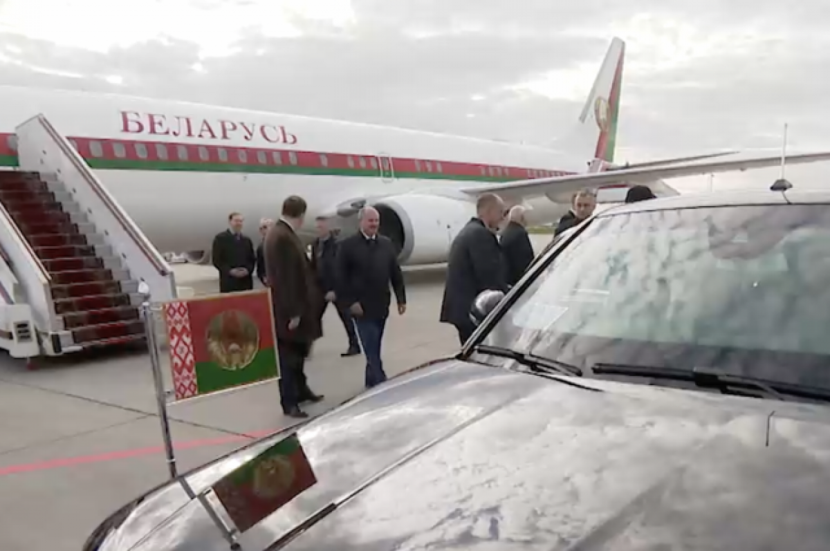 Президент Белоруссии прибыл в Москву