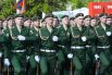 В 10 часов прошел парад - торжественным маршем прошли курсанты Пензенского артиллерийского инженерного института.