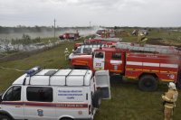 Более тысячи единиц специальной противопожарной техники готовы противостоять огню в лесах.