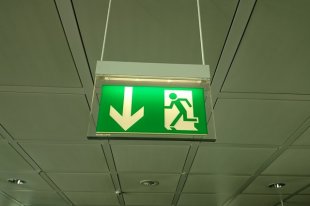 В Казани эвакуируют несколько школ после поступивших угроз.