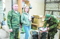 Елена Корчагина ровно год возит гуманитарные грузы для бойцов в зоне СВО.