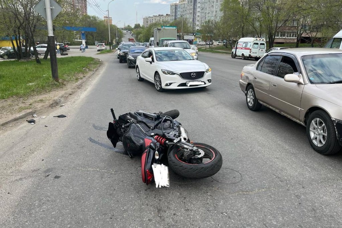 В Хабаровске мотоциклист попал в больницу после ДТП с Toyota | АиФ Хабаровск