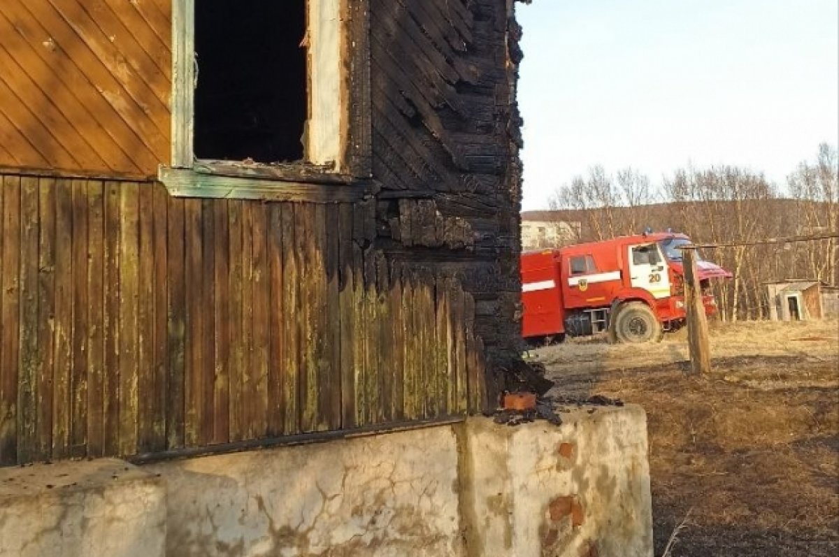 В Кольском районе горел деревянный дом | АиФ Мурманск