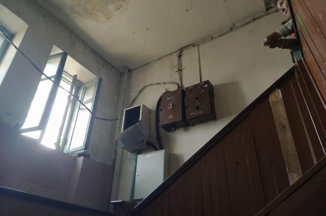 В этом доме до сих пор прописаны люди.