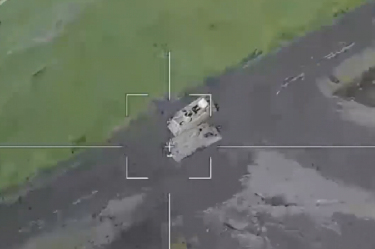 Военкоры показали кадры с уничтожением техники НАТО дроном «Ланцет»