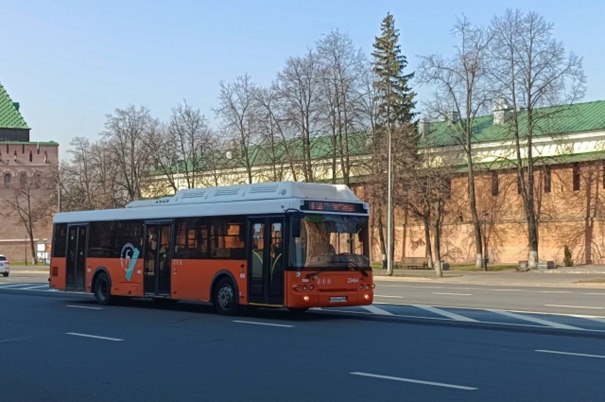 37 автобус врезался в грузовик около метро «Ленинская» в Нижнем Новгороде |  АиФ Нижний Новгород