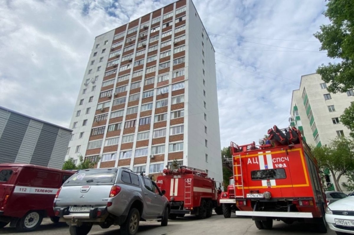 В Уфе пожарные спасли из огня девять человек | АиФ Уфа