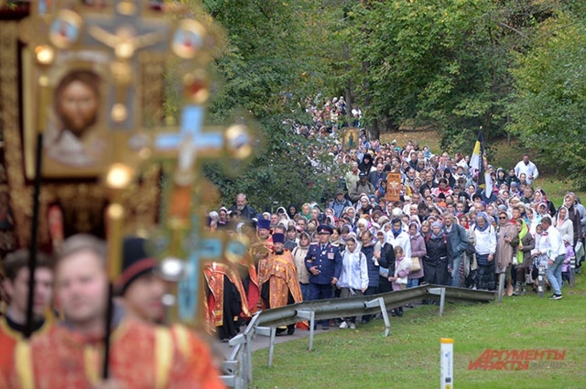 Александр Невский крестный ход