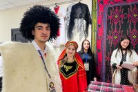 С культурой народов Кавказа знакомят прибывающих в Ставрополь беженцев.