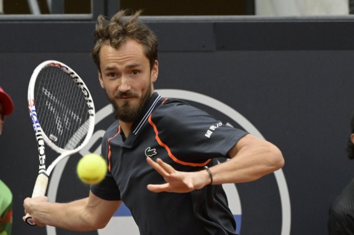 Медведев выиграл теннисный турнир в Риме